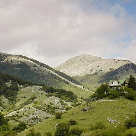 Hotel Valle Del Lupo Pescasseroli Eksteriør billede